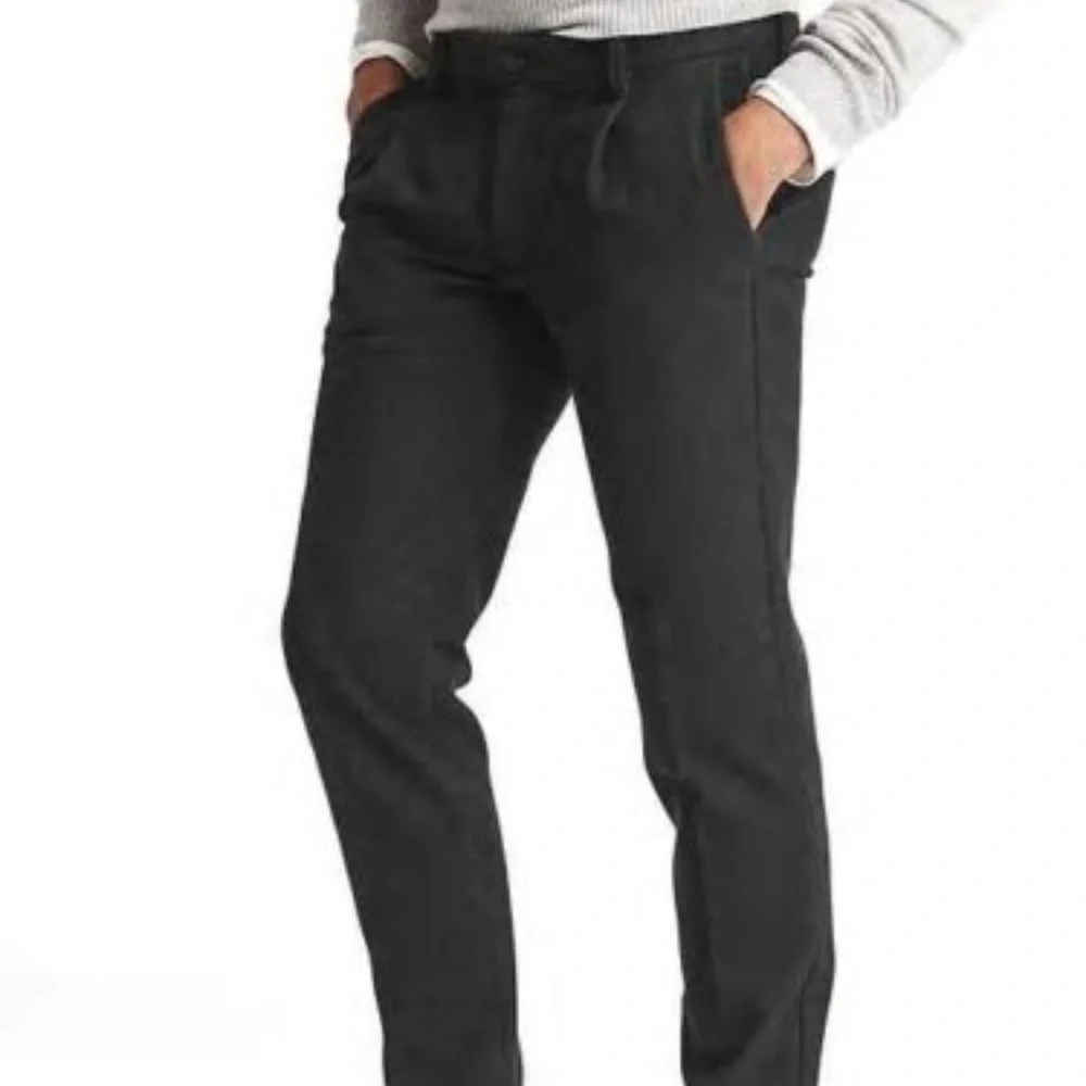 Gap Slim Fit Pleated Pants size 34/32 Black